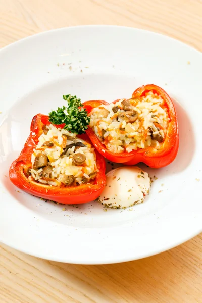 Stuffed pepper on plate — Stock Photo, Image