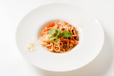 İtalyan pasta plaka üzerinde