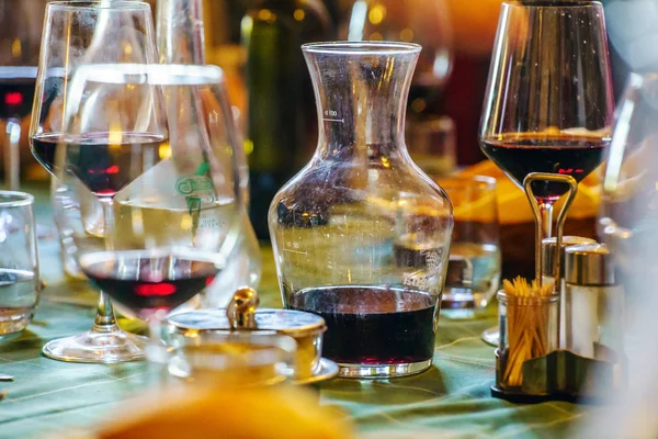 Дегустация вин — стоковое фото
