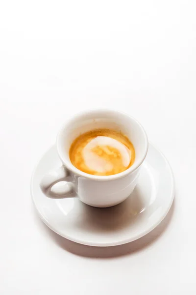 Tasse à café sur assiette — Photo