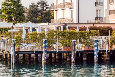 boş açık kafe