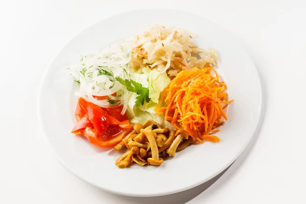 Vegetable salad on plate — Stock Photo, Image