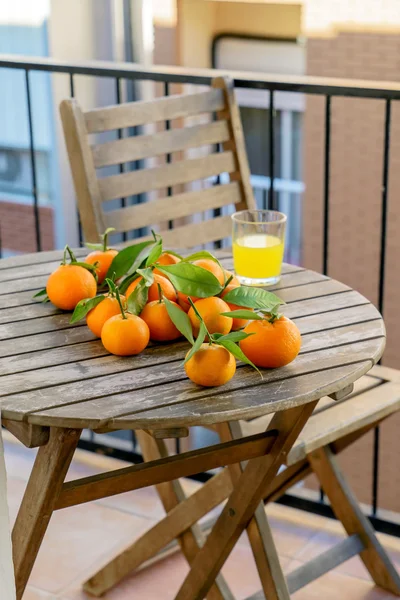 Mandarinas frescas con jugo — Foto de Stock