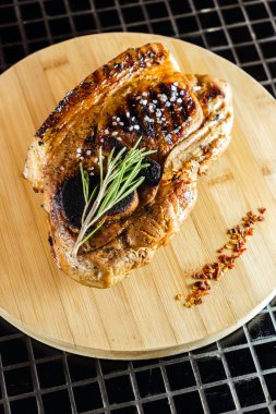 lezzetli biftek sosu ile