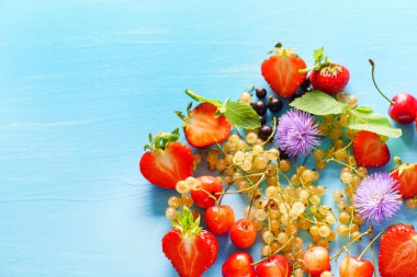 Taze meyve ve meyveler.