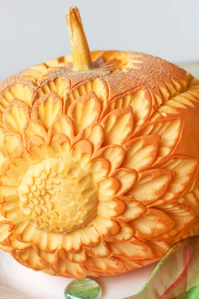 Carving pumpkin close up — Stock Photo, Image