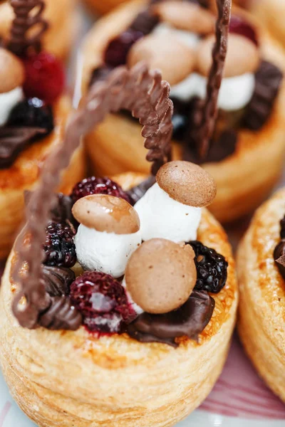 Cakes with sweet mushrooms — Stock Photo, Image