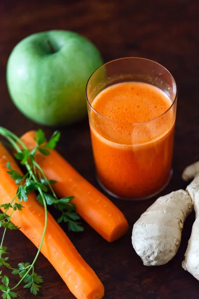 Hälsosam smoothie i glas — Stockfoto