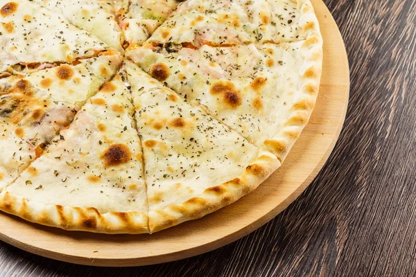 Pizza de calzone assada — Fotografia de Stock