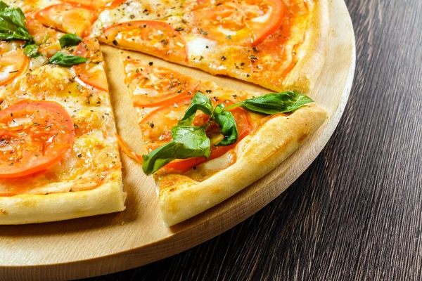 Läckra bakade pizza — Stockfoto