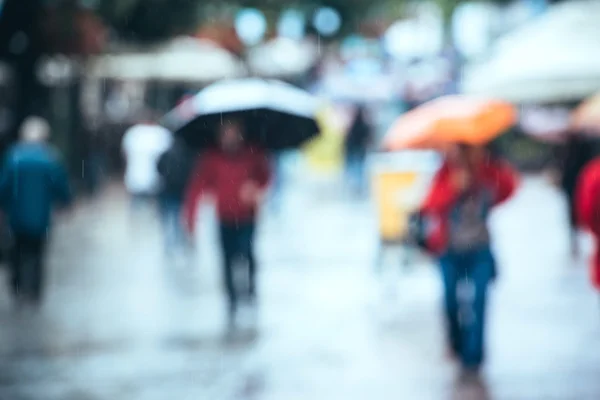 Regenachtige dag in de stad — Stockfoto