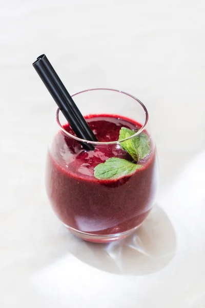 Bessen smoothie in glas — Stockfoto