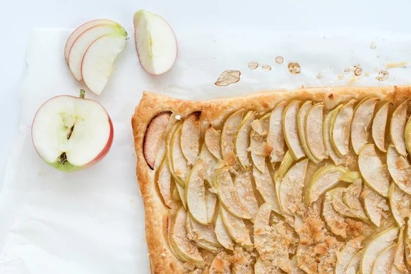 Apple pie on plate — Stock Photo, Image