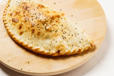 Pişmiş Calzone pizza 
