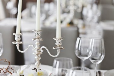 Masa restoranda servis 