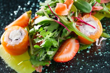 çilek ile Asya suşi