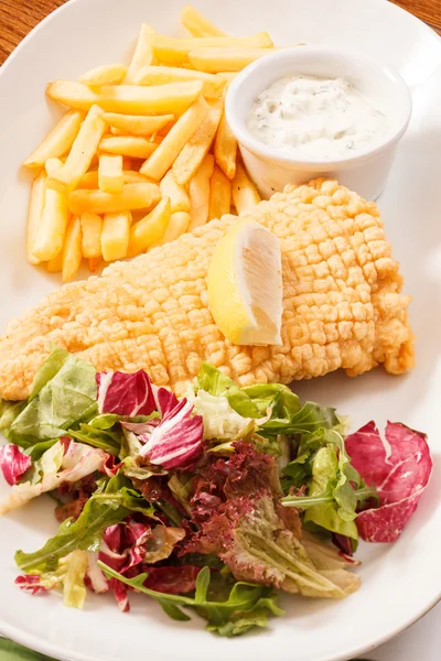 Peixe com batatas fritas — Fotografia de Stock