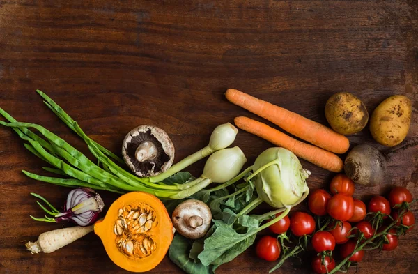 Produtos hortícolas biológicos frescos — Fotografia de Stock