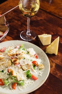 gurme Sezar salatası