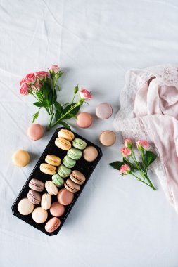 Tatlı bir kutu içinde mevcut