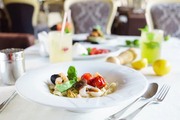 Delicious seafood pasta — Stock Photo, Image