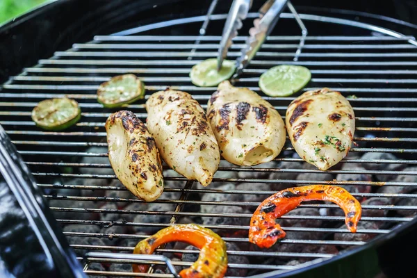 Deliciosos calamares a la parrilla —  Fotos de Stock