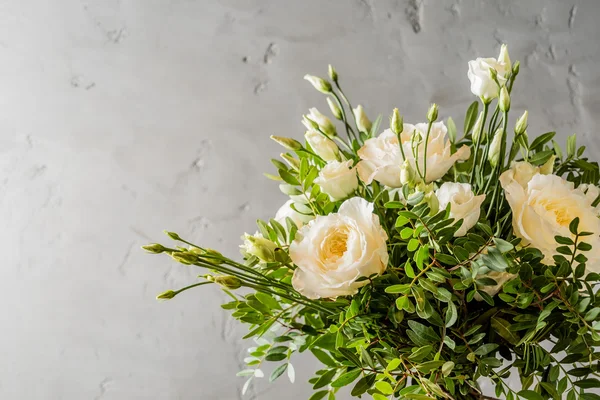 Hermoso ramo floral decorativo — Foto de Stock