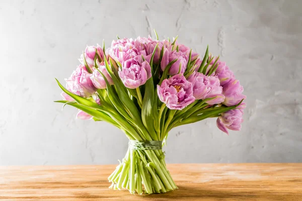 Ramo de tulipanes rosados —  Fotos de Stock