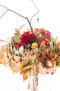 Güzel dekoratif çiçek buketi