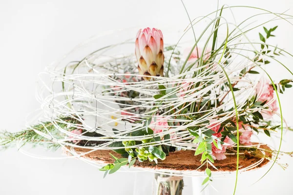Красивий декоративний квітковий букет — стокове фото