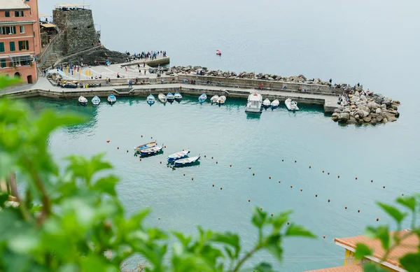 Jachty zadokowany w port Morza Śródziemnego — Zdjęcie stockowe