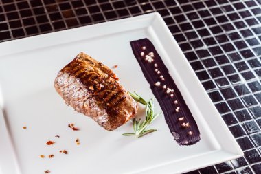 Lezzetli ızgara biftek