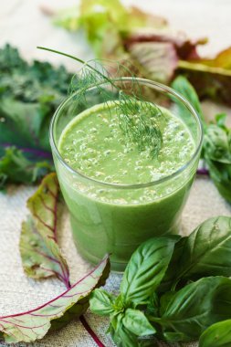 sağlıklı yeşil smoothie