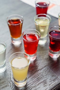 alkol gözlük içecekler