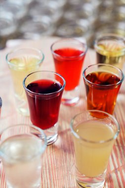 alkol gözlük içecekler