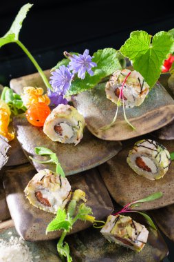 çilek ile Asya suşi