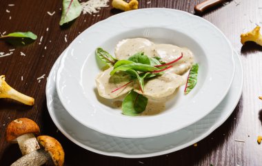 Mantar ile lezzetli mantı