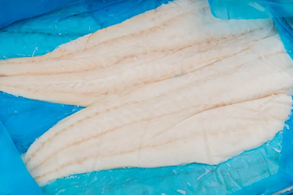 Упаковка замороженной рыбы — стоковое фото