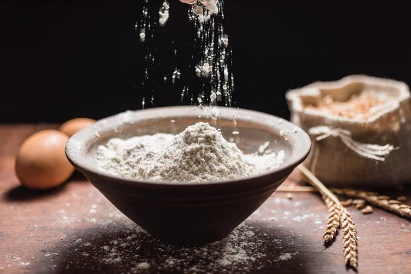 Spelt flour in bowl — Stock Photo, Image