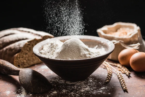 Spelt flour in bowl — Stock Photo, Image
