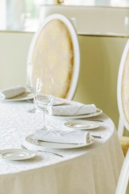 Masa restoranda servis 