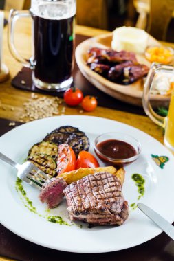 bira ile sebzeli biftek