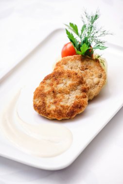 Beşamel sos, patates püresi ile