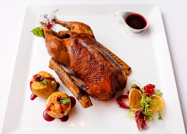 Roasted goose on plate — Stock Photo, Image