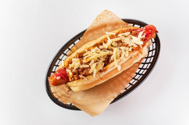 Peynirli sosisli sandviç.