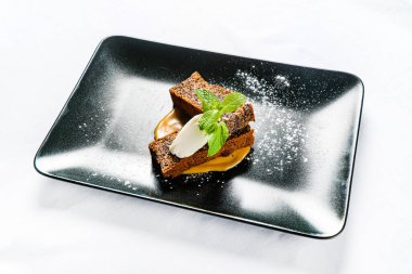 Portakal kremalı haşhaşlı kek.