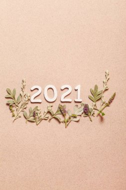 Bitkilerle yeni yıl kartı