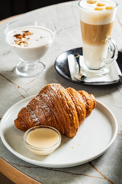 Croissant Cappuccino Café — Fotografia de Stock
