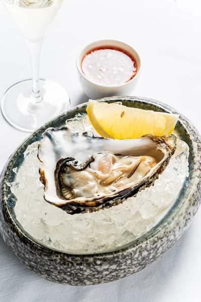 Verse Oesters Het Ijs — Stockfoto