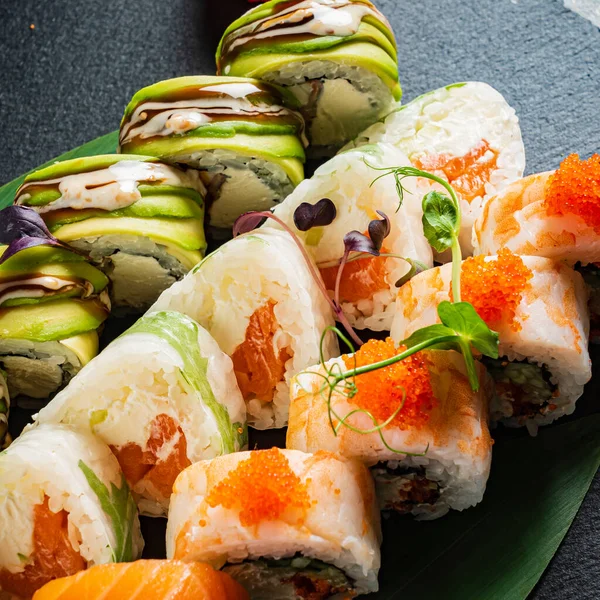 Sushi Definido Fundo Preto — Fotografia de Stock